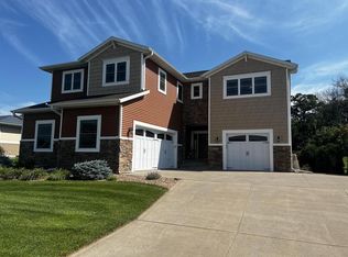 1070 Charles Ave, Onalaska, WI 54650