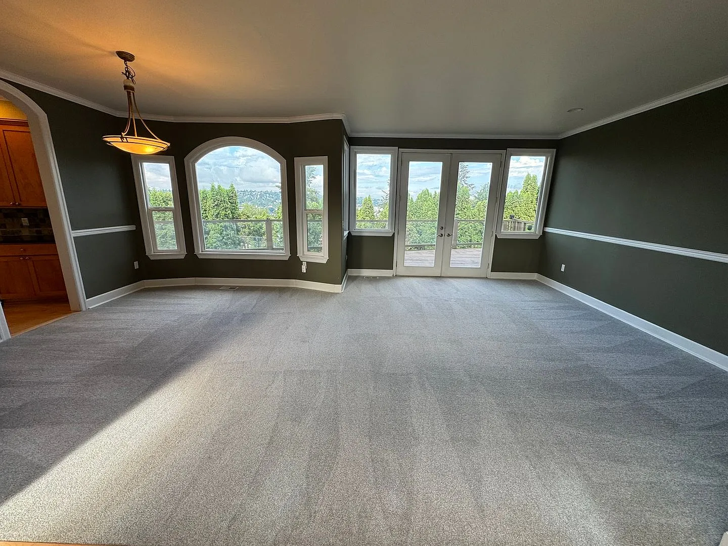 4Bd/2.5Ba Renton Home — Photo 3