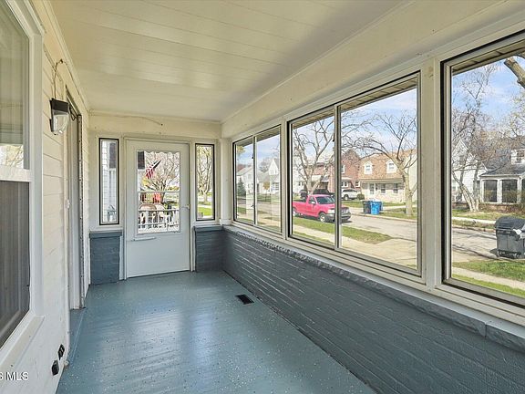 4th image of 643 Waybridge Rd