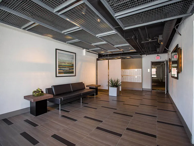 Toluca Lofts — Photo 25