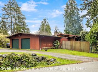 8760 Ferncliff Ave NE, Bainbridge Island, WA 98110