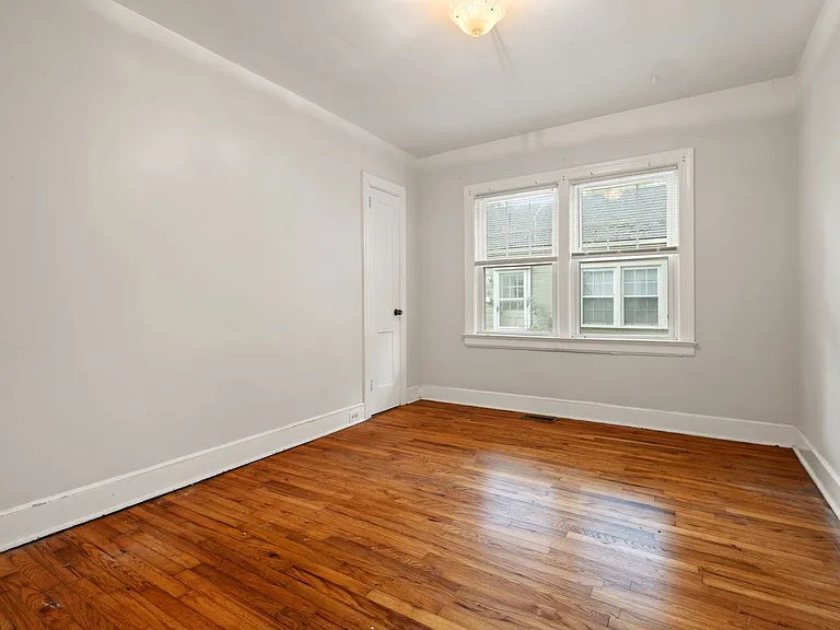 713 W Knox St — Photo 18