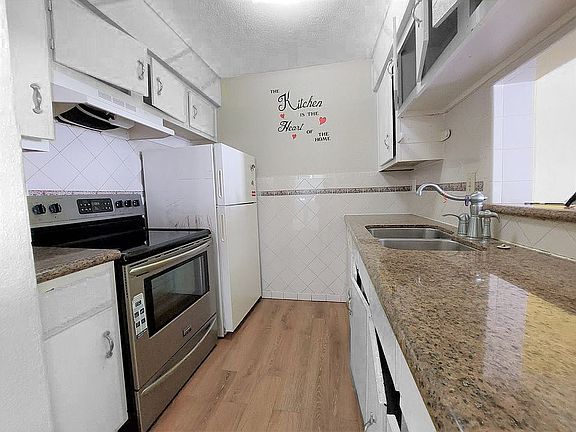 4th image of 7200 Clarewood Dr APT 509