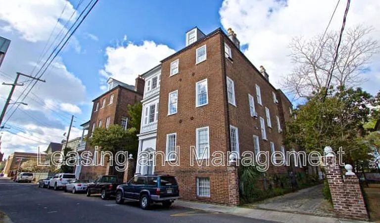 23 Archdale St #E — Photo 1