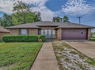 1729 S Bent Tree Trl, Grand Prairie, TX 75052