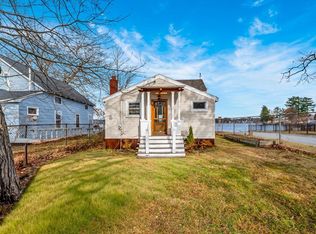 1 Bisson Ln, Merrimac, MA 01860