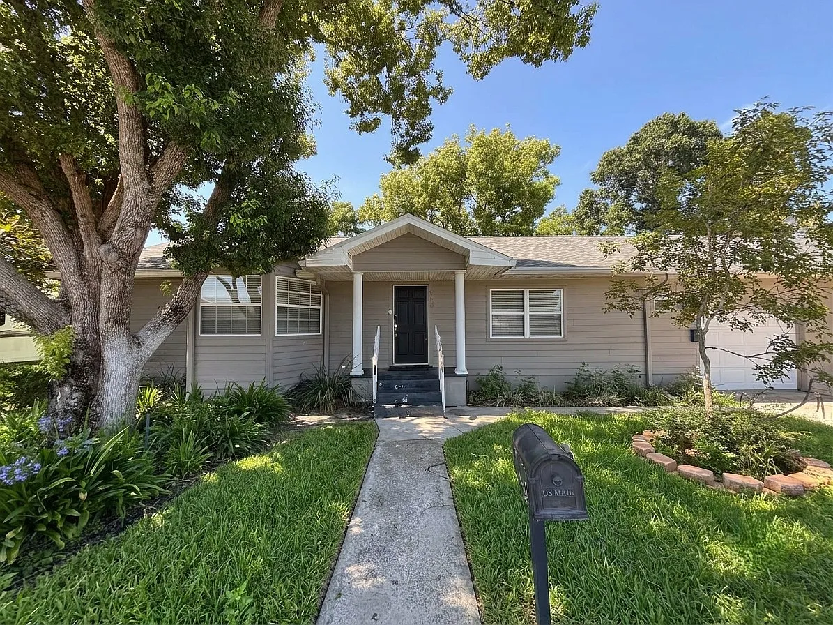 3 bed, 1484 sqft, $2,100 — Photo 3