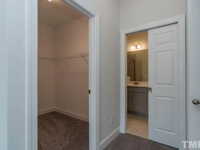 517 Gathering Park Cir — Photo 37