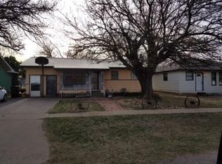 415 NW 5th St, Tipton, OK 73570