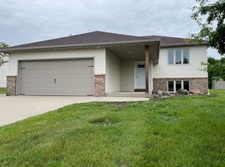 306 10th Ave NW, Dodge Center, MN 55927