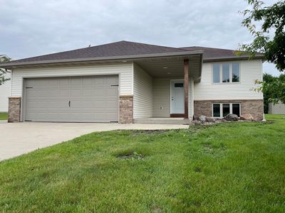 306 10th Ave NW, Dodge Center, MN, 55927