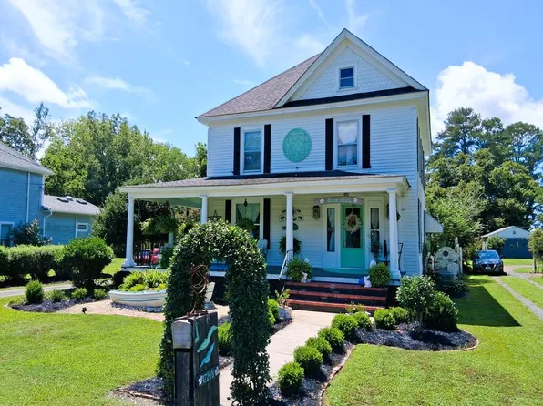 17248 Main St, Painter, VA 23420