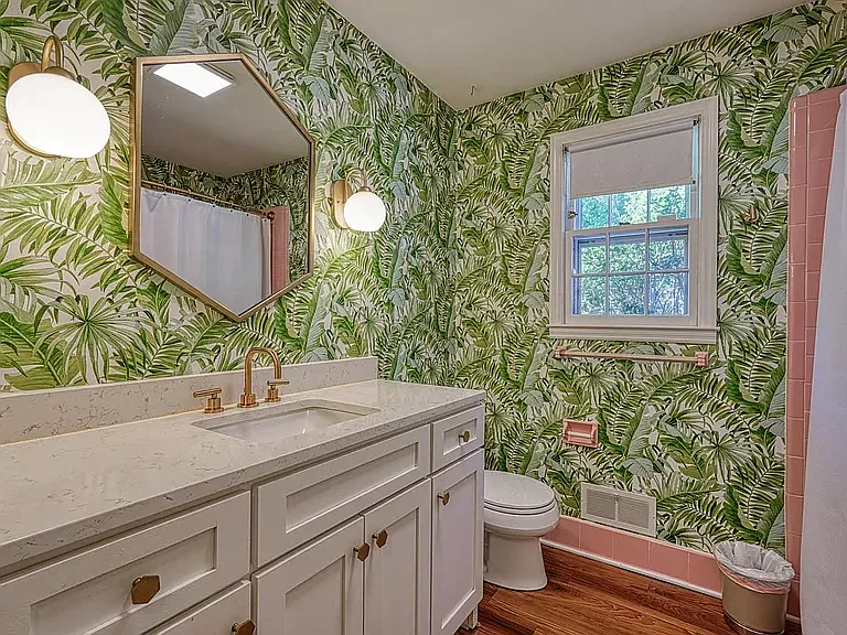 137 Henson St — Photo 6