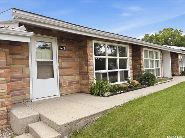 628 1st AVENUE NE, Swift Current, SK S9H 2B9