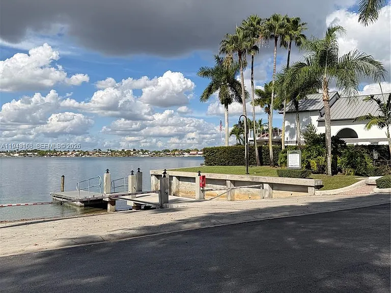14640 SW 132nd Ct — Photo 4