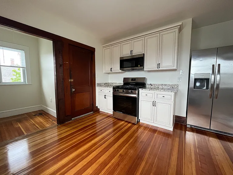 32 Boutwell St #2R — Photo 11
