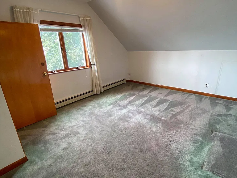 146 W Adams St — Photo 10