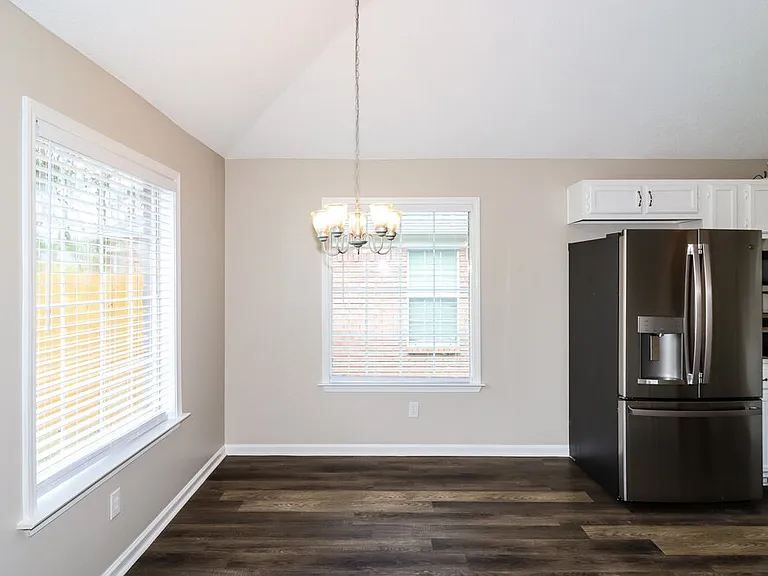 1123 Dove Hollow Cir W — Photo 6