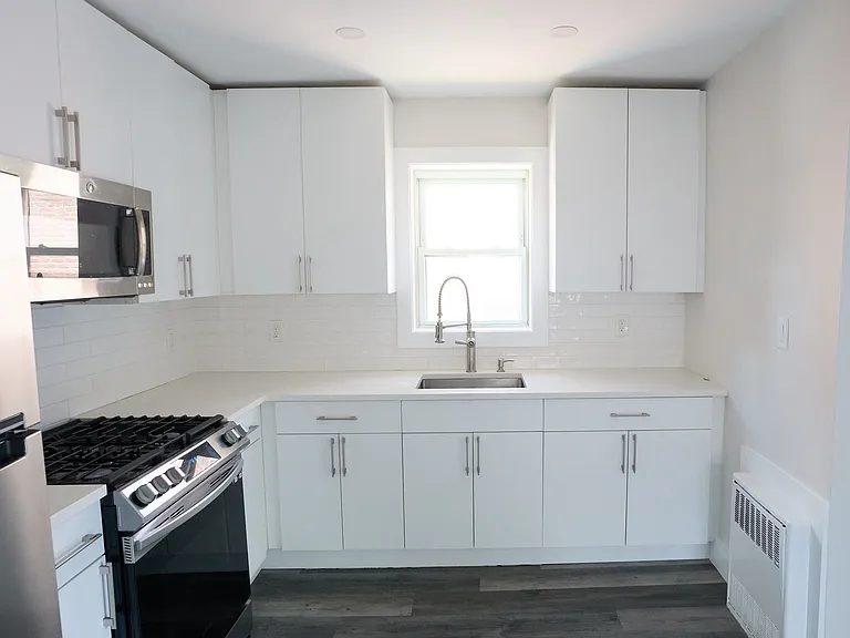 2309 Matthews Ave — Photo 1