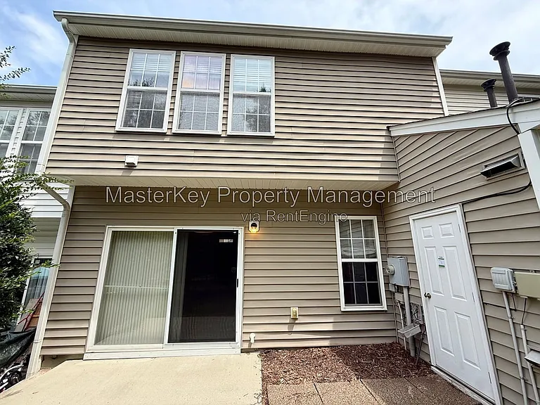414 Walnut Woods Dr — Photo 23