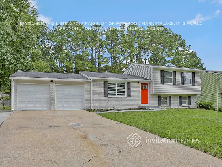 6860 Cainwood Dr — Photo 3