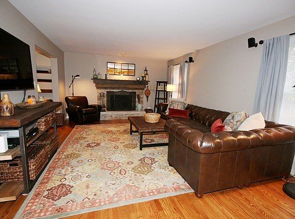 5th image of 487 Carolian Dr