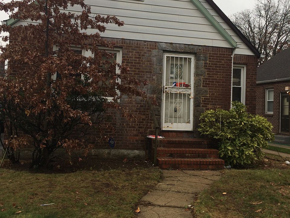 2nd image of 11539 208th St #00