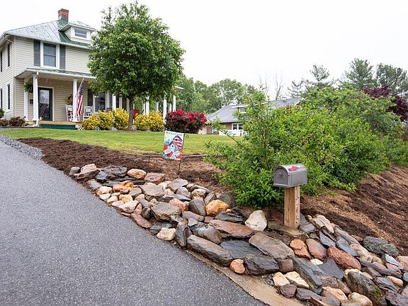 3rd image of 1215 Longwood Ave Lot 6