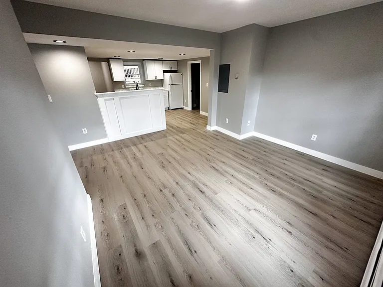 330 Lowell St #2R — Photo 5
