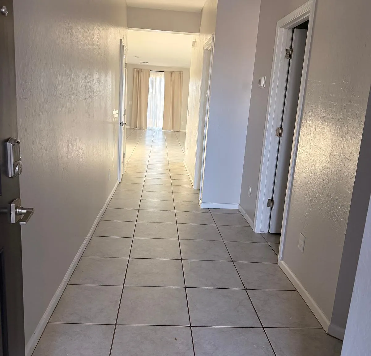 3 bed, 1585 sqft, $2,000 — Photo 4