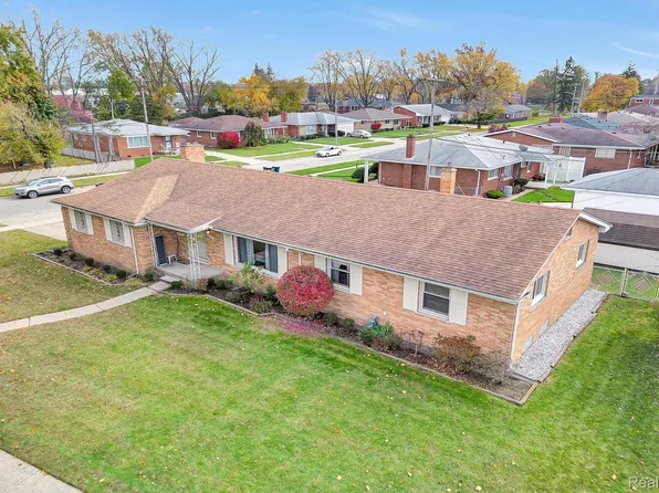 24517 Westgate Dr, Redford, MI 48239