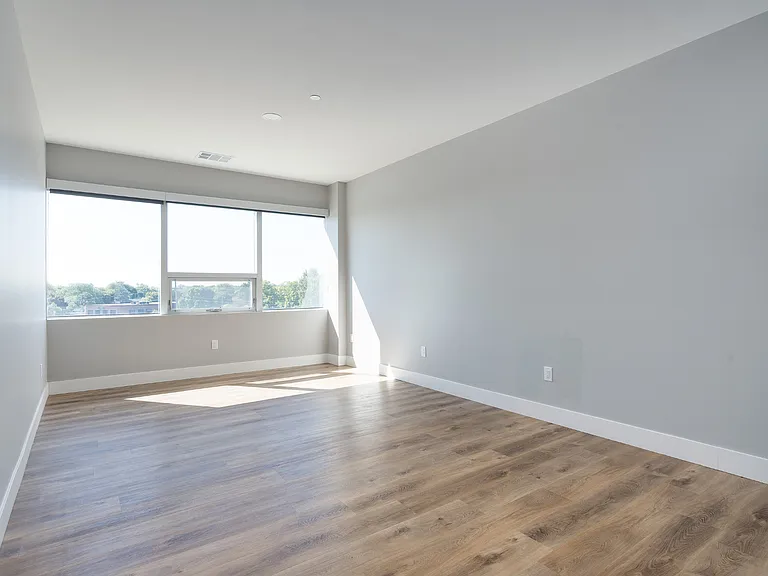 Lindsey Living — Photo 11