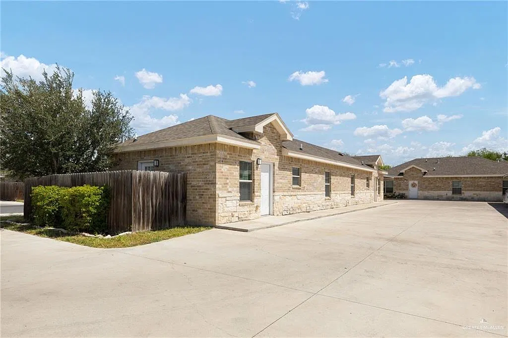 1 bed, 1.0 bath, 750 sqft, $875 — Photo 1