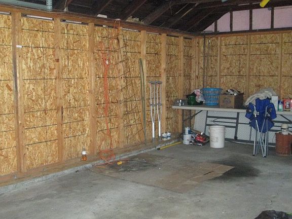 4th image of 310 E 1st Ave