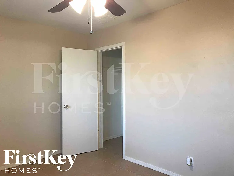 3625 W San Juan Ave — Photo 14