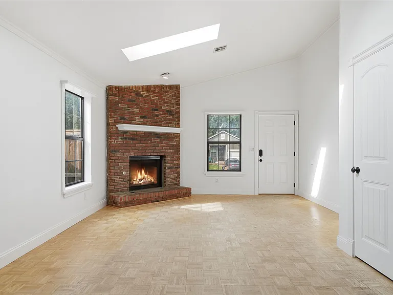 1813 W 62nd St — Photo 9