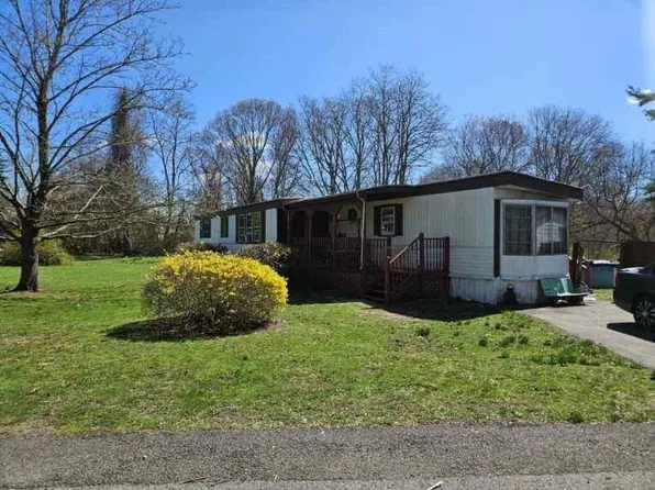 399 Danforth St, Taunton, MA 02780