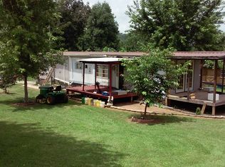 745 Landmark Rd, Jacksboro, TN 37757