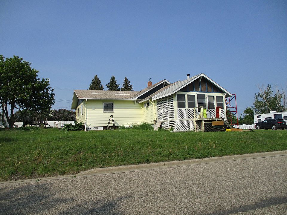 2nd image of 822 5th Ave