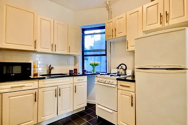 Rented by Highline Residential | media 15