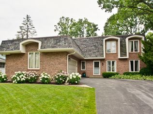 145 E Stone Ave, Lake Forest, IL 60045