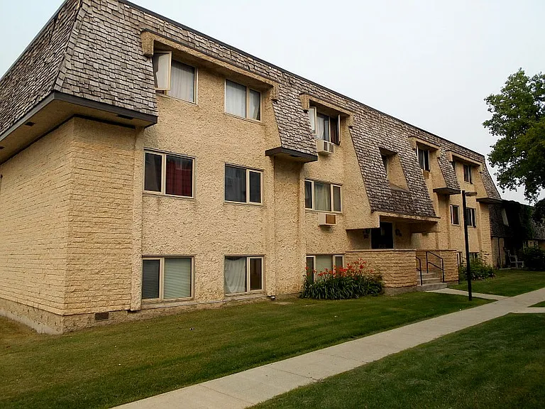 120 Baylor Ave — Photo 18