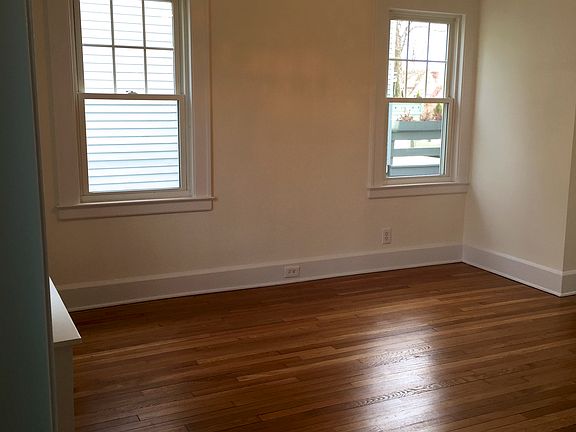 3rd image of 49 Hobart Ave