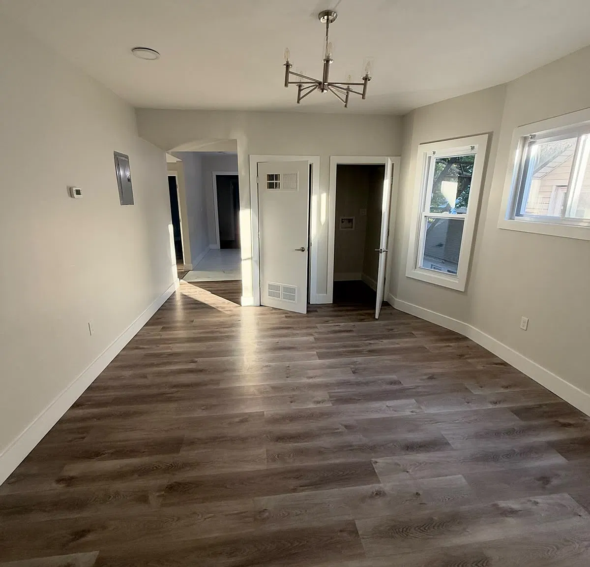 5 bed, 2000 sqft, $2,889 — Photo 4