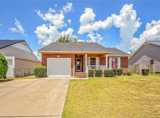 826 Marchbanks Pl, Hope Mills, NC 28348