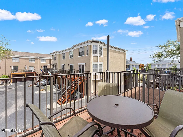 343 E Church St — Photo 16