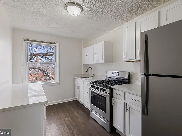 3902 Erdman Ave #2 — Photo 2