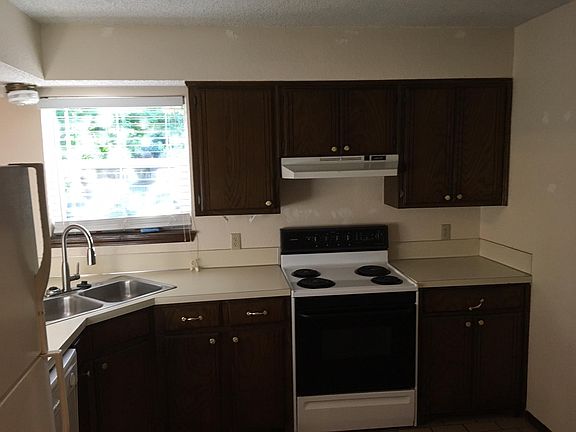 2nd image of 3027 SW 124th St