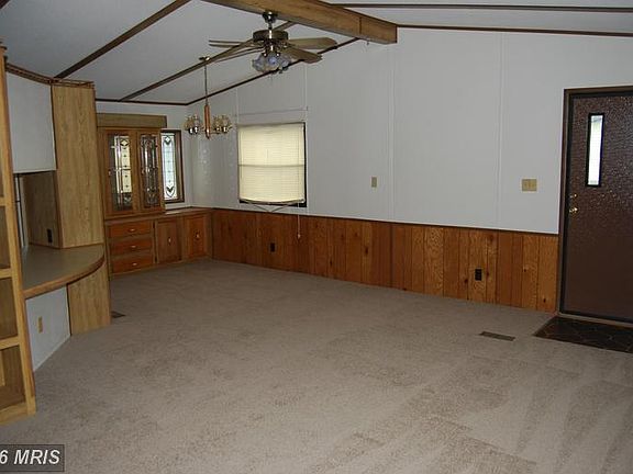 3rd image of 601 Tee Jay Ln