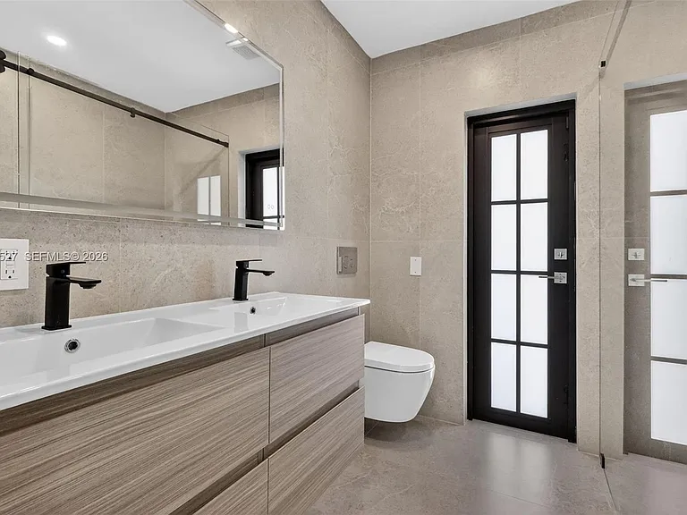 Alamanda Dr — Photo 34